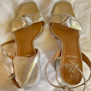 NWT metallic block heels women’s size 8
